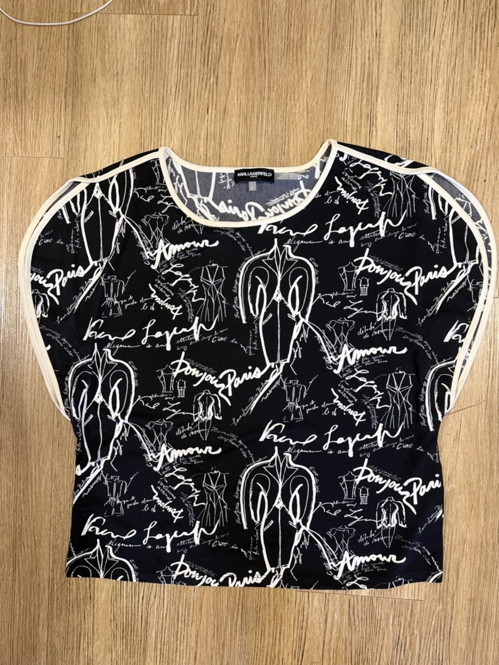 Karl Lagerfeld Black and White Script Print Short Sleeve Tee Size L